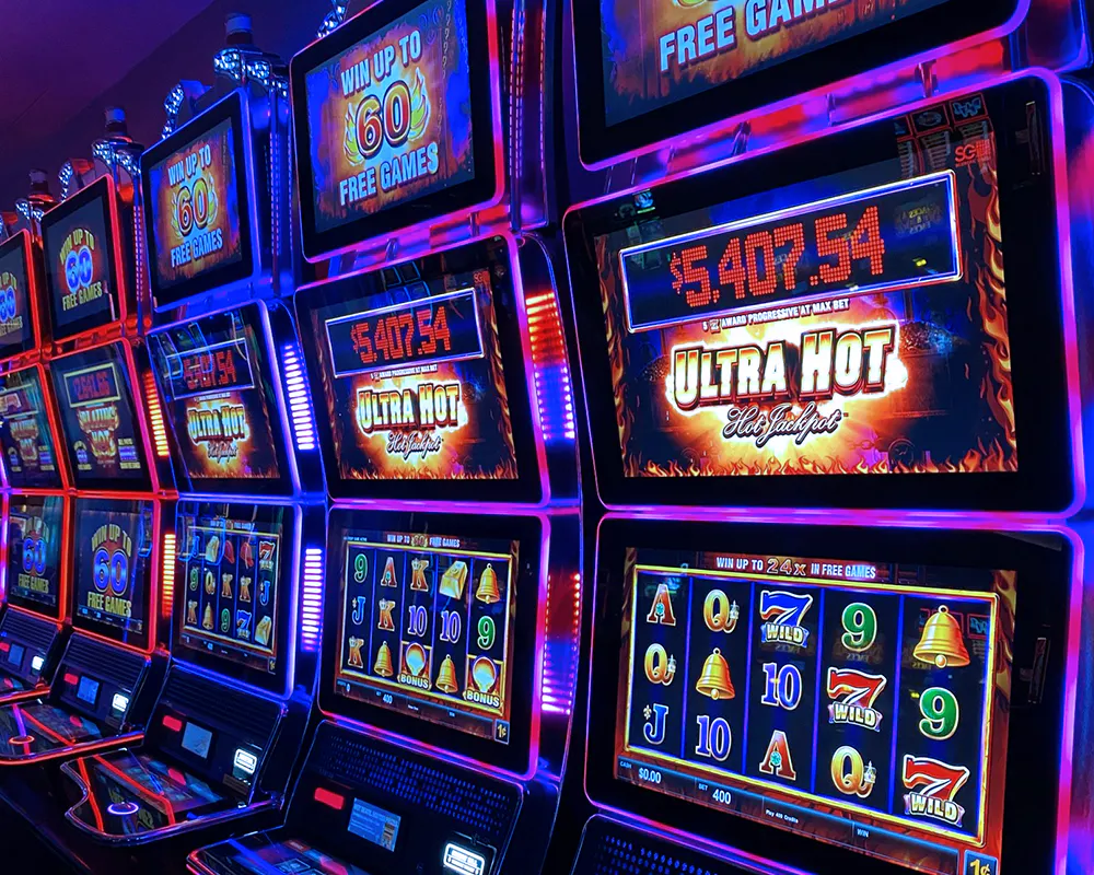 The Benefits of Playing Online Slots Over Land-Based Slots